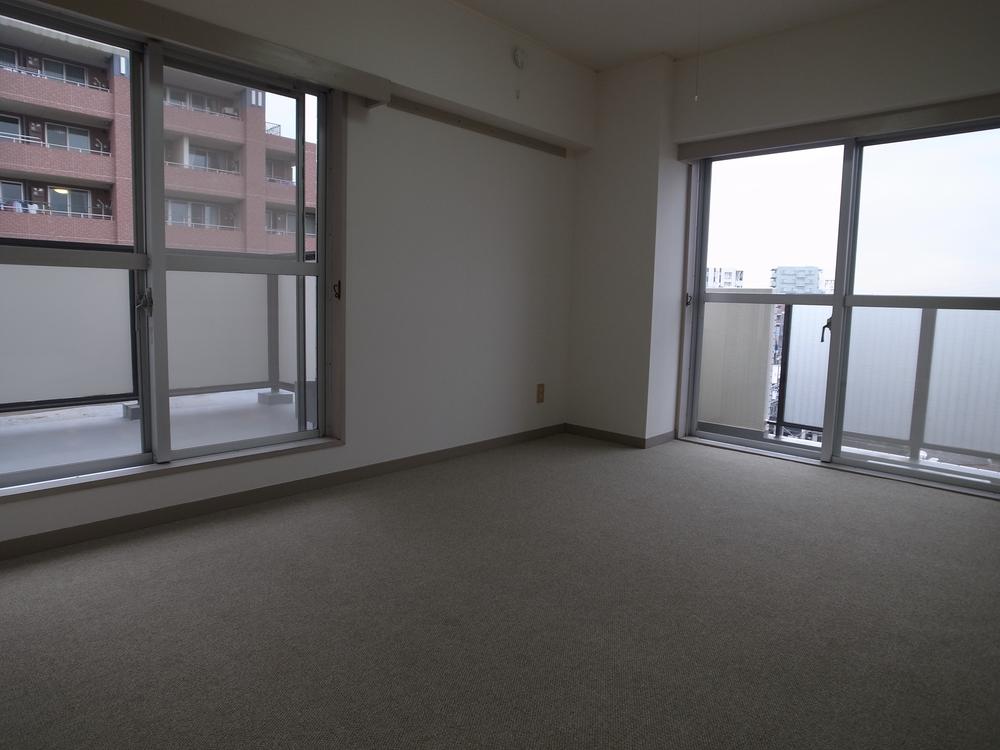 Non-living room. Indoor (11 May 2013) Shooting