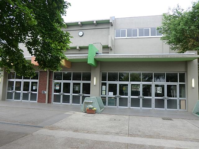 Primary school. Kodaira stand Xiaoping 669m until the first elementary school