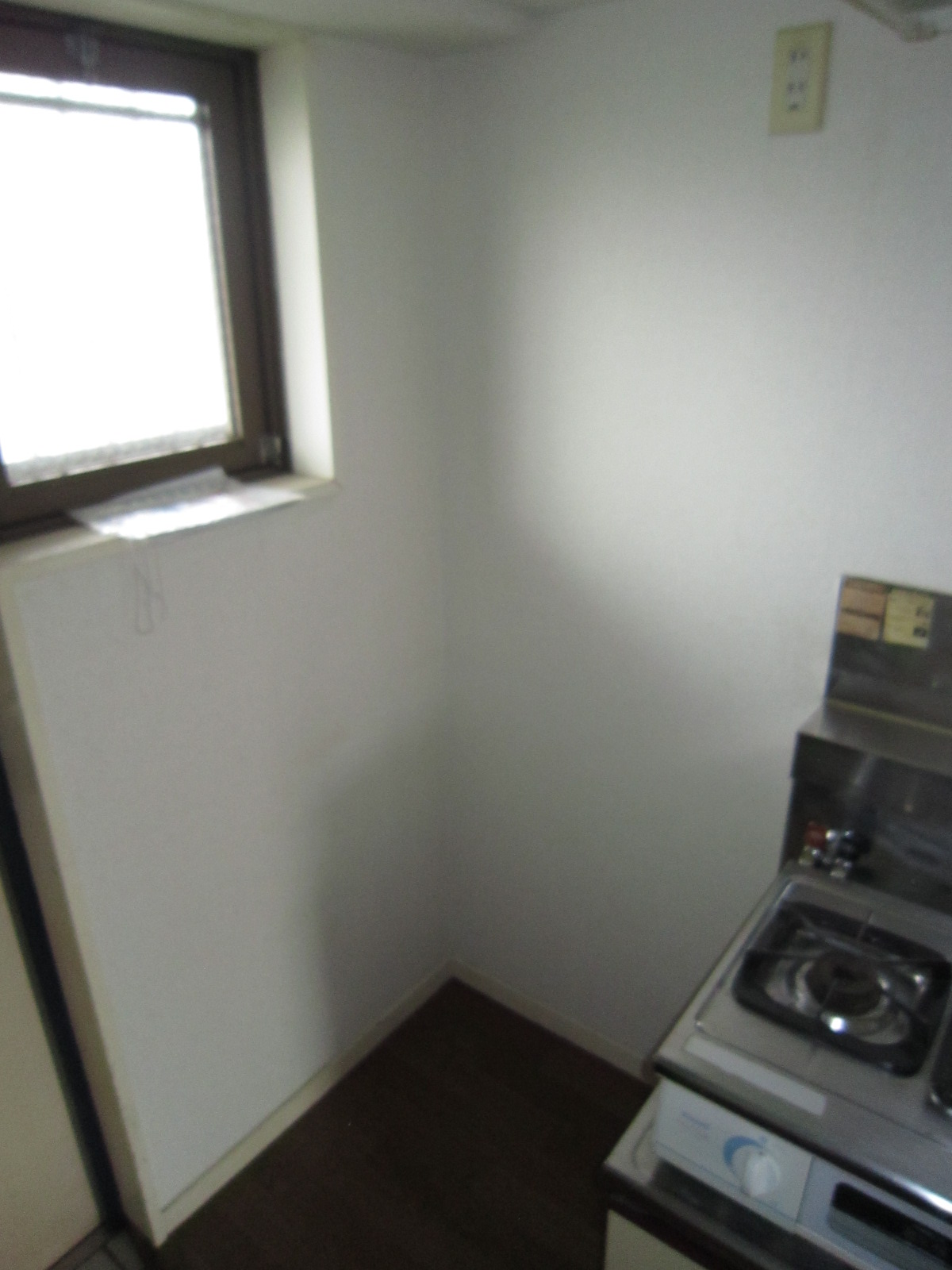 Other room space. Entrance side of the space is free to place the shoe box and umbrella stand