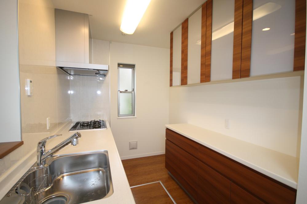 Kitchen. Indoor (10 May 2013) Shooting