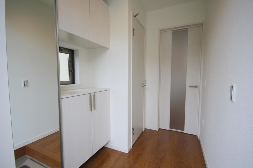 Entrance. Indoor (10 May 2013) Shooting