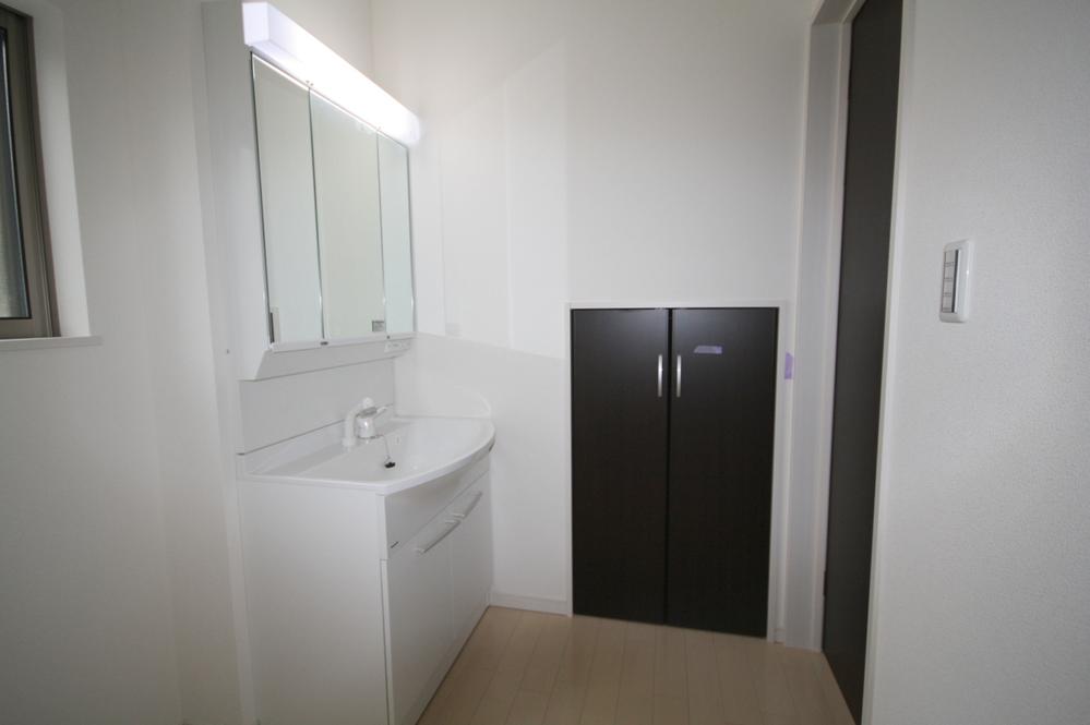 Same specifications photos (Other introspection). Seller construction cases