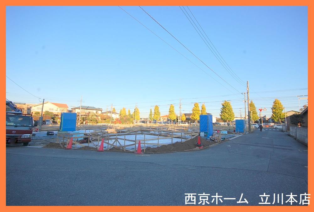 Local photos, including front road. Local Photos