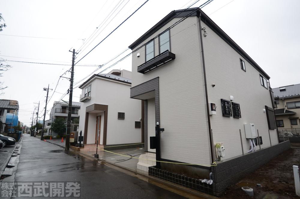 Local photos, including front road. Local (12 May 2013) Shooting This selling local