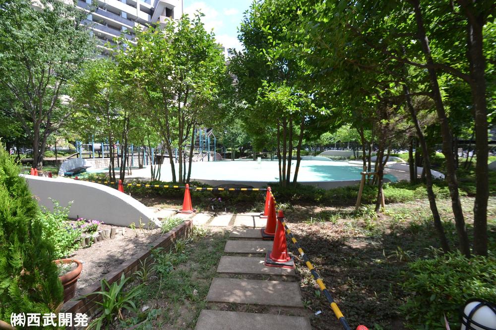 Other common areas. Local (July 2013) Shooting On-site park