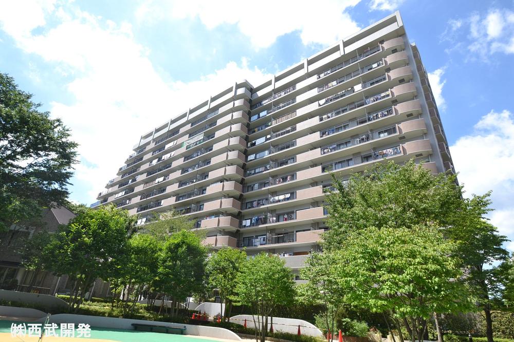 Local appearance photo. Local (July 2013) shooting Grand Square Hitotsubashigakuen Sanbangai