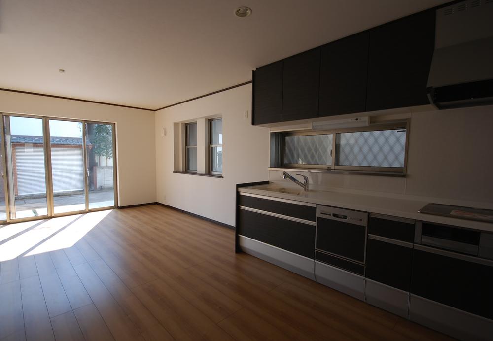 Same specifications photos (living). Example of construction