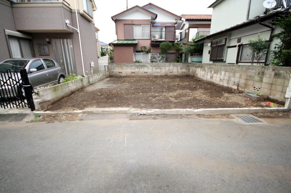 Local photos, including front road. Local Photos