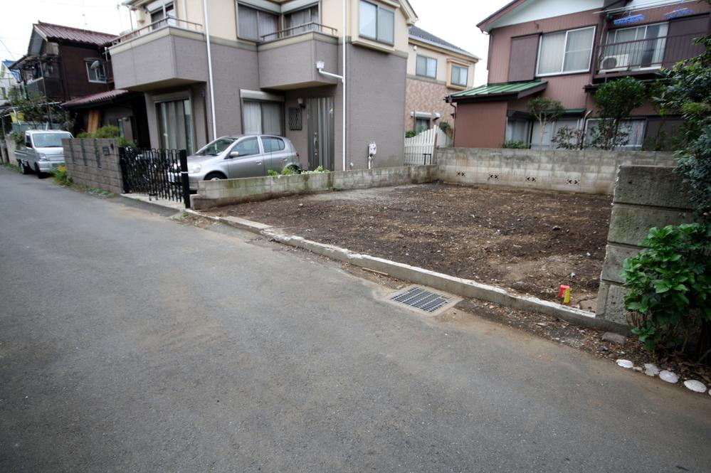 Local photos, including front road. Local Photos