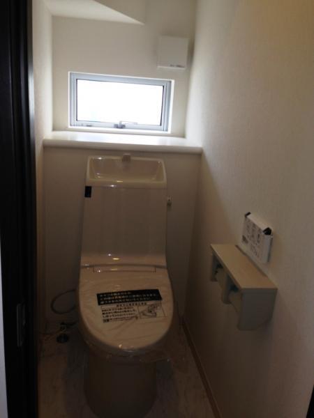 Toilet. 2013 December shooting