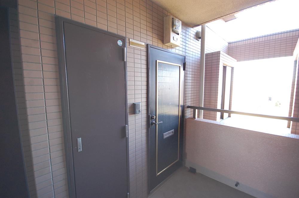 Entrance. Local Photos