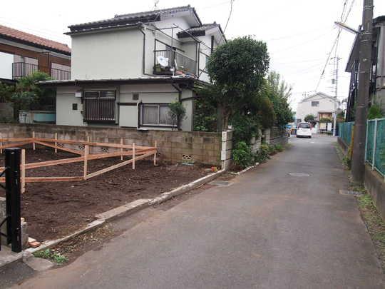 Local photos, including front road. Frontal road