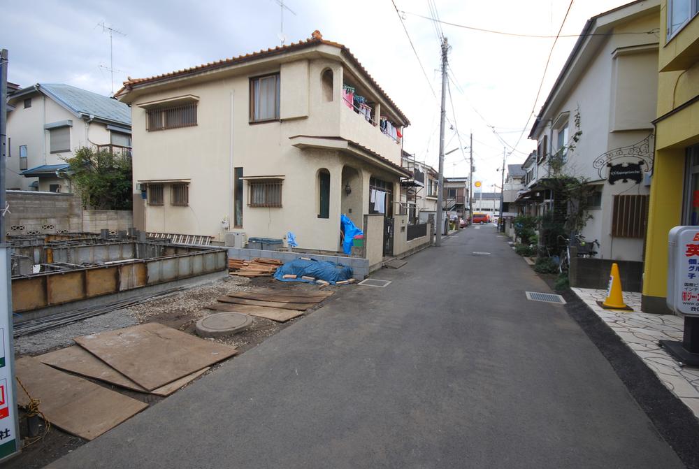 Local photos, including front road. Local shooting