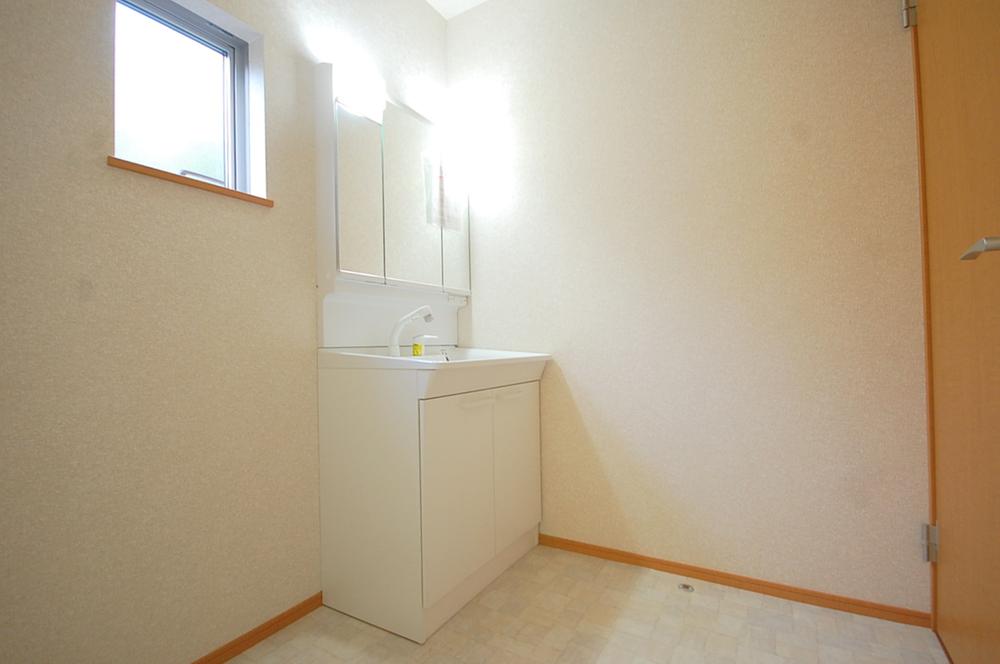 Wash basin, toilet. Example of construction