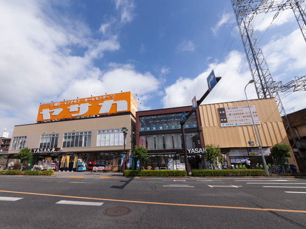 Surrounding environment. Home improvement Yasaka Higashiyamato store (about 760m / A 10-minute walk)