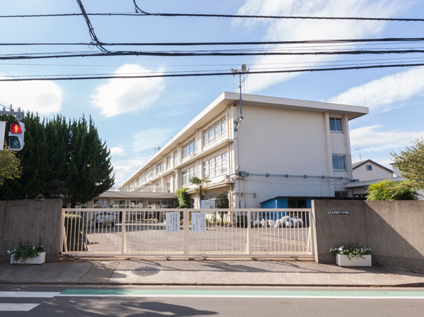 Surrounding environment. Deng twelfth elementary school (about 550m / 7-minute walk)