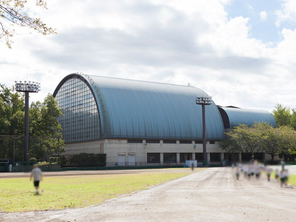 Surrounding environment. Citizens Gymnasium (in Central Park) (about 2420m / 31 minutes walk)