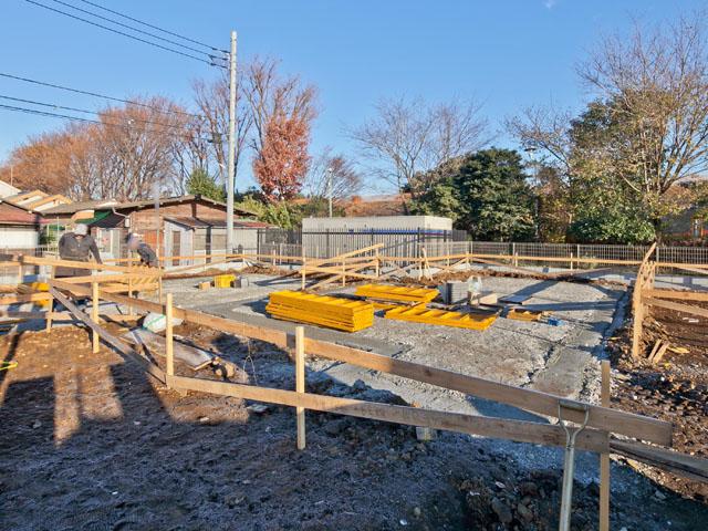 Local photos, including front road. Local (12 May 2013) Shooting