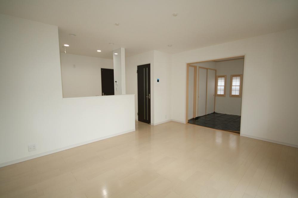 Same specifications photos (living). Example of construction