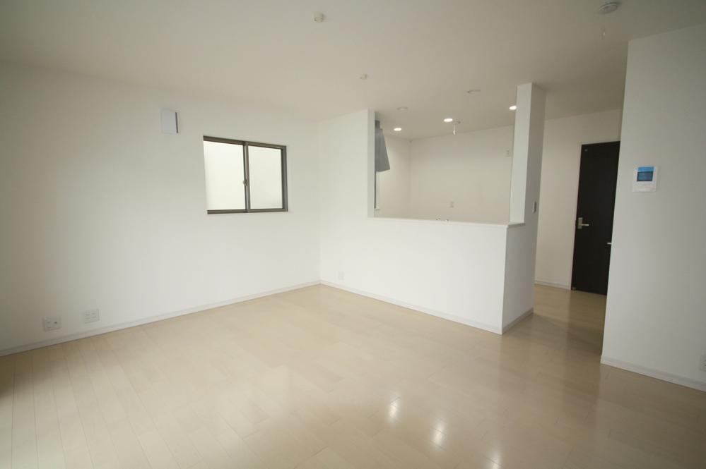 Same specifications photos (living). Example of construction