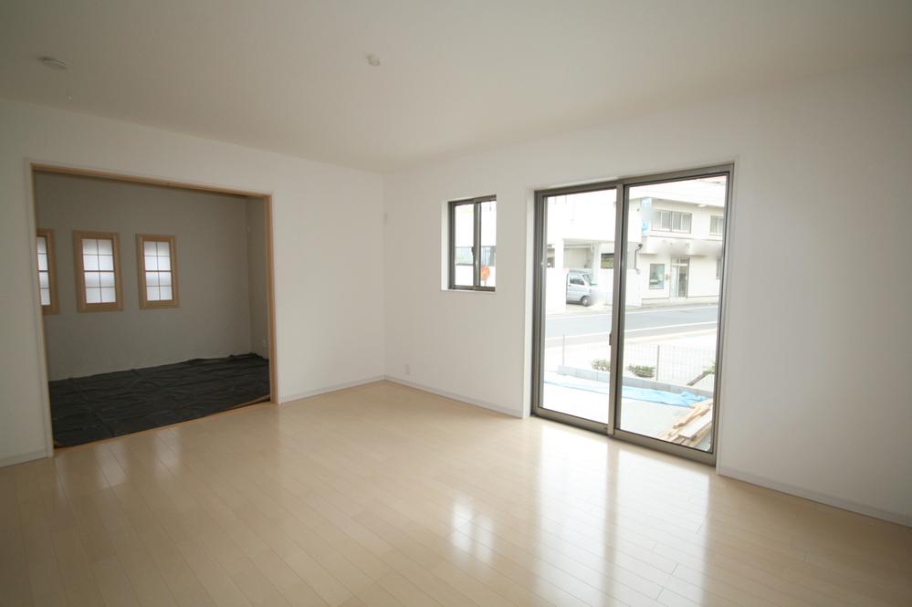 Same specifications photos (living). Example of construction