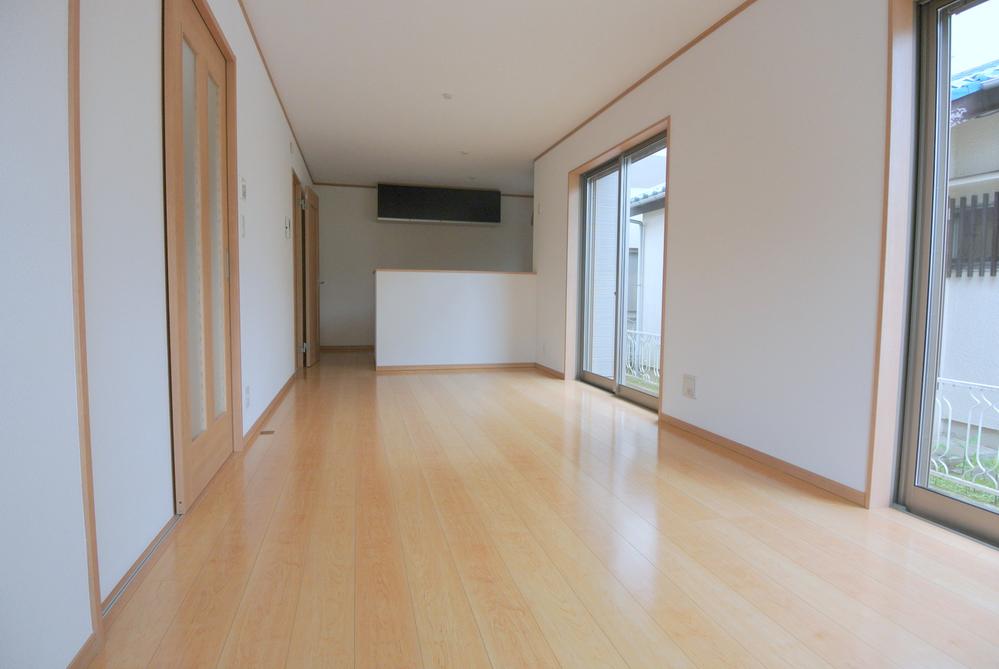 Same specifications photos (living). Seller enforcement example