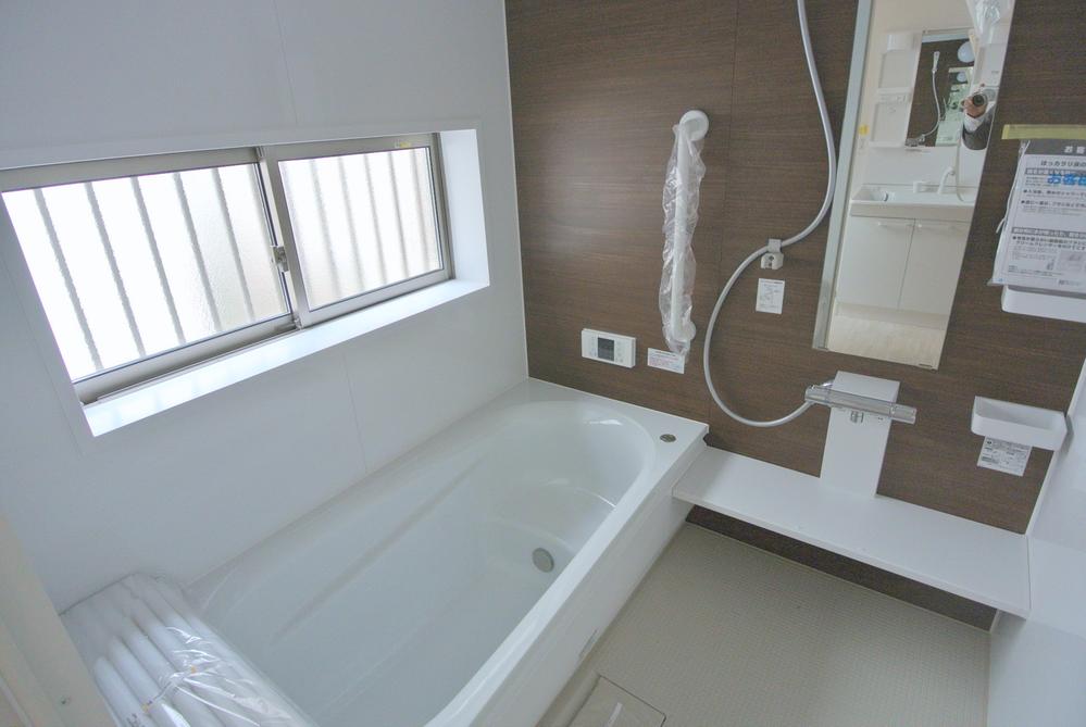 Same specifications photo (bathroom). Seller enforcement example