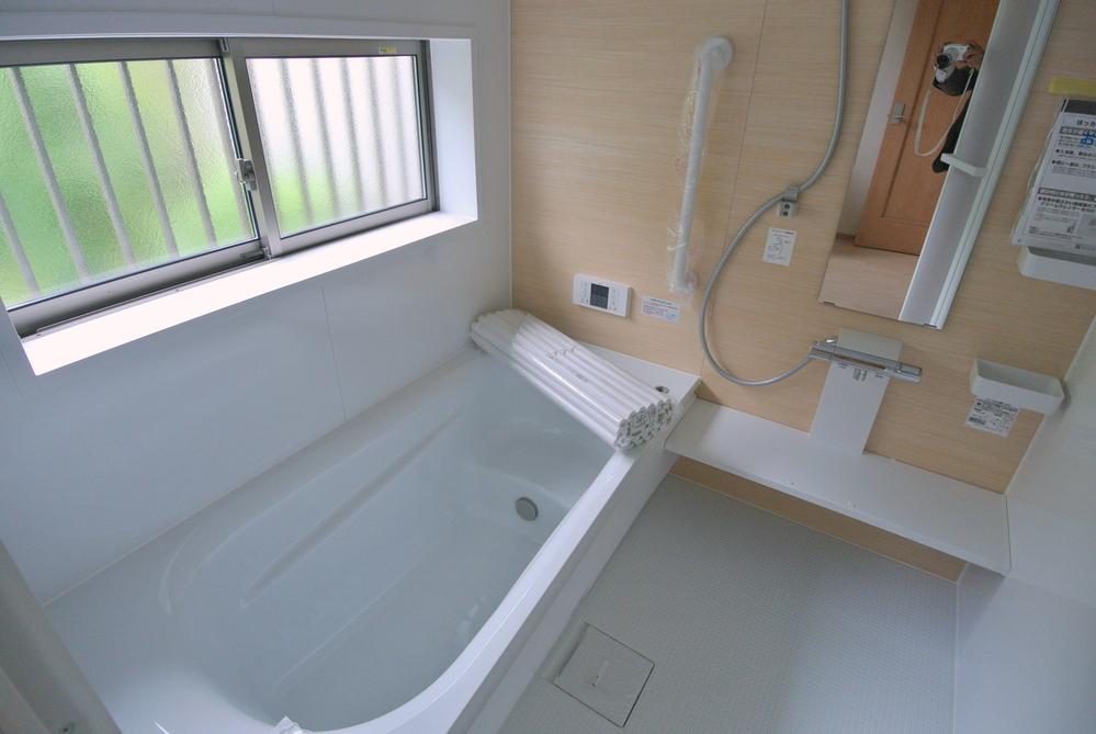 Same specifications photo (bathroom). Seller enforcement example