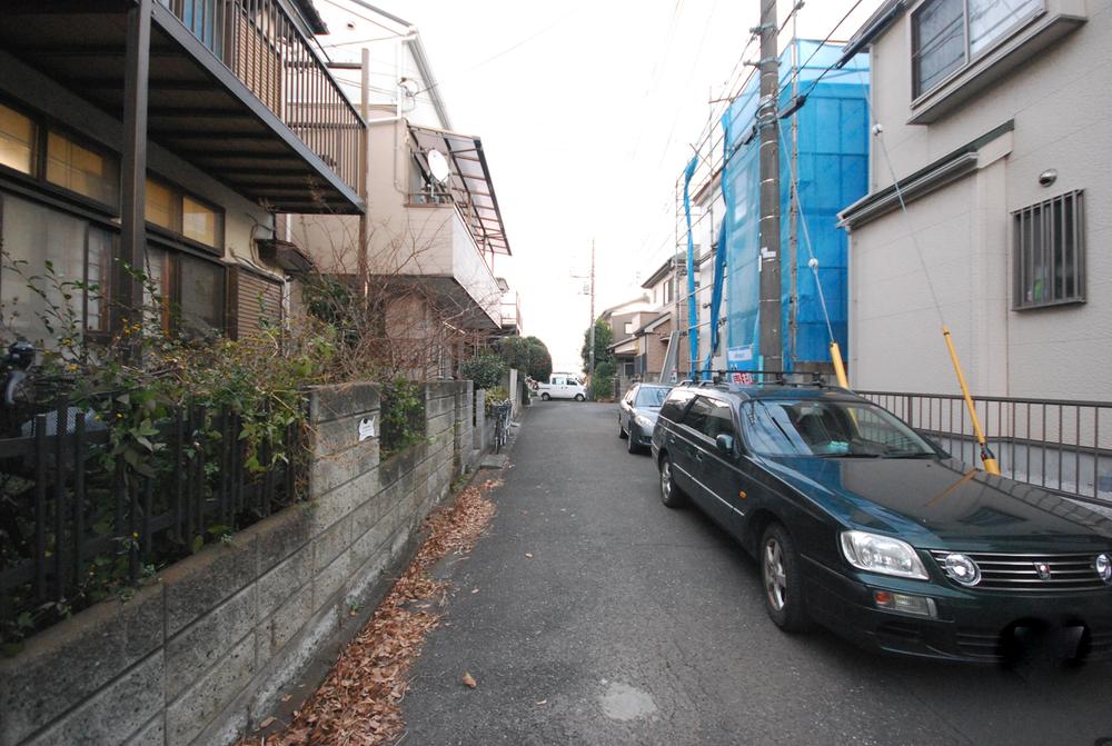 Local photos, including front road. Local (12 May 2013) Shooting