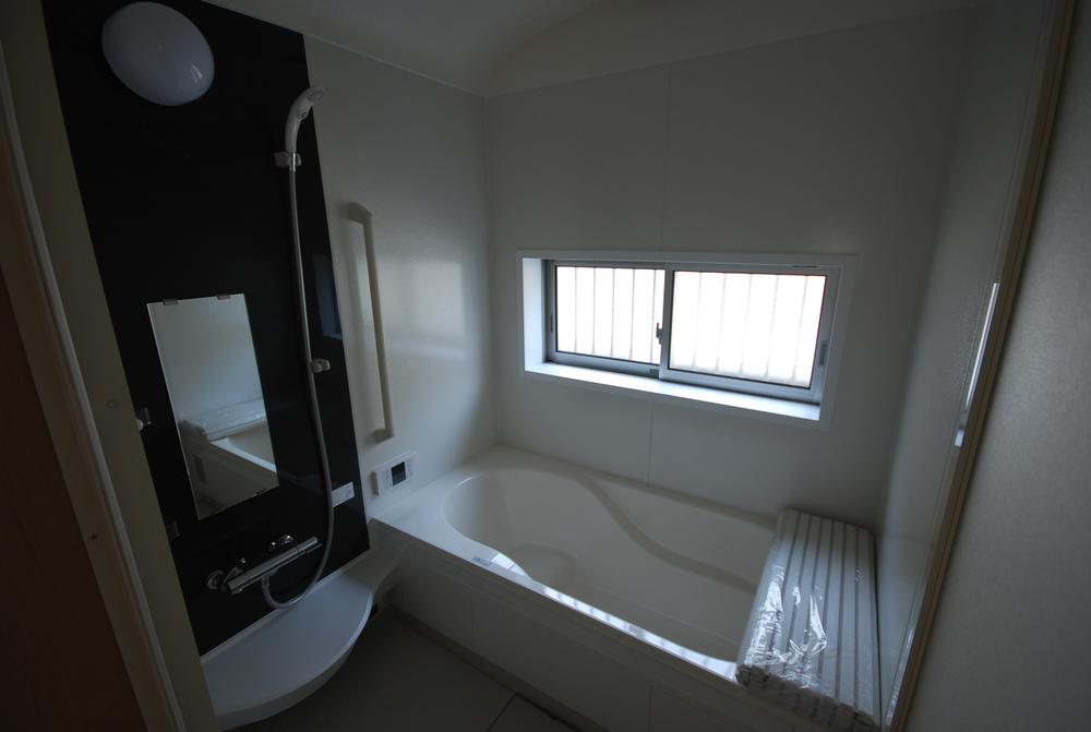 Same specifications photo (bathroom)