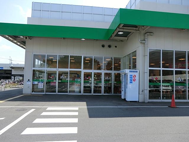 Supermarket. 1242m to Summit store Xiaoping Josuihon the town shop