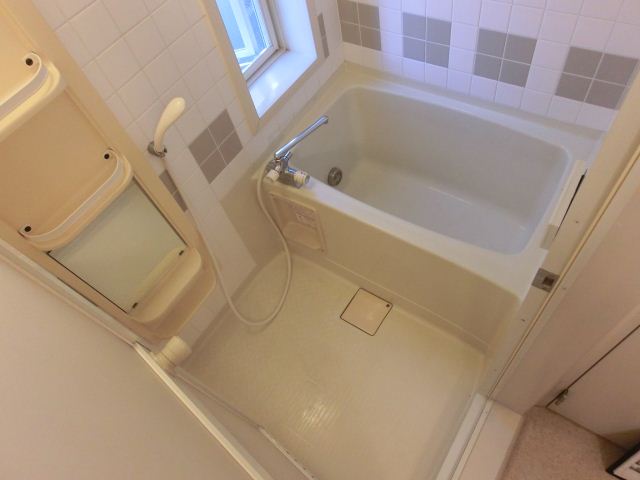 Bath. ☆ Bathroom is with additional heating ☆