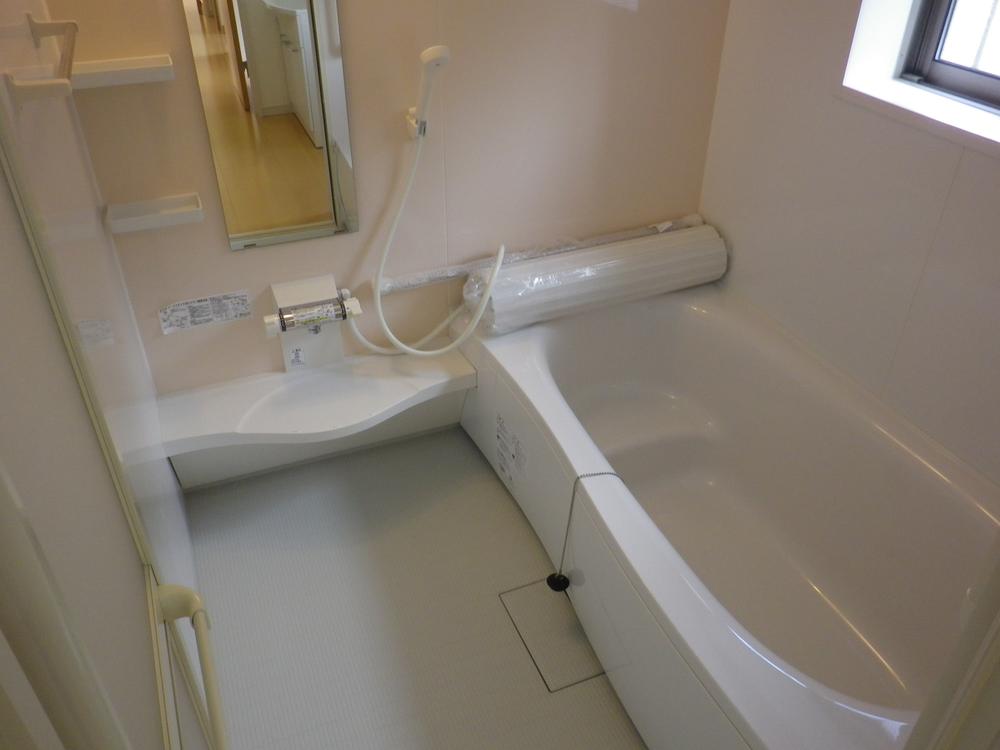Same specifications photo (bathroom). Seller construction cases