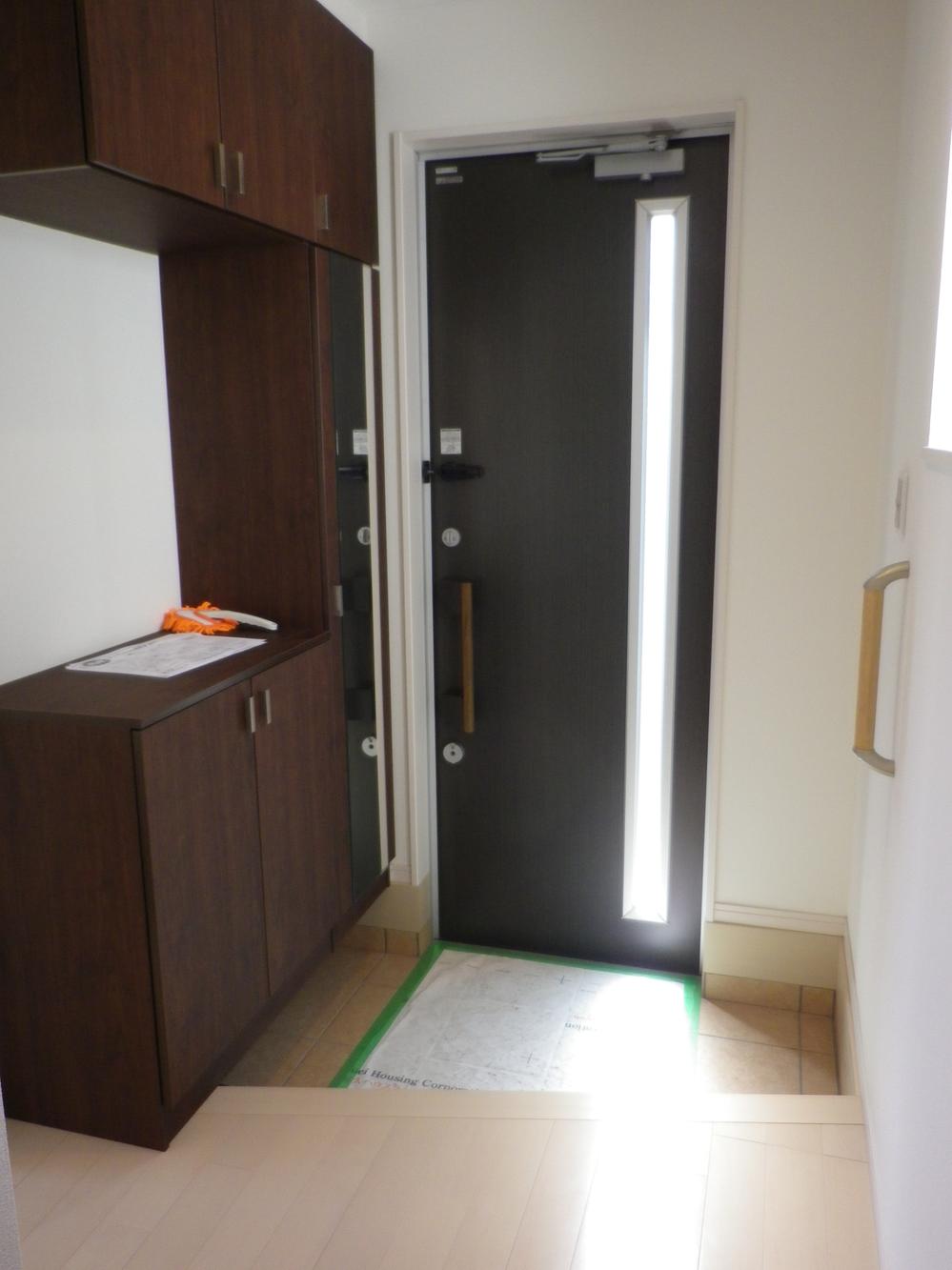 Entrance. Seller construction cases