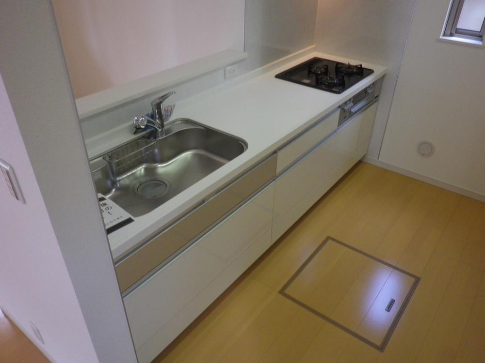 Same specifications photo (kitchen). Seller construction cases