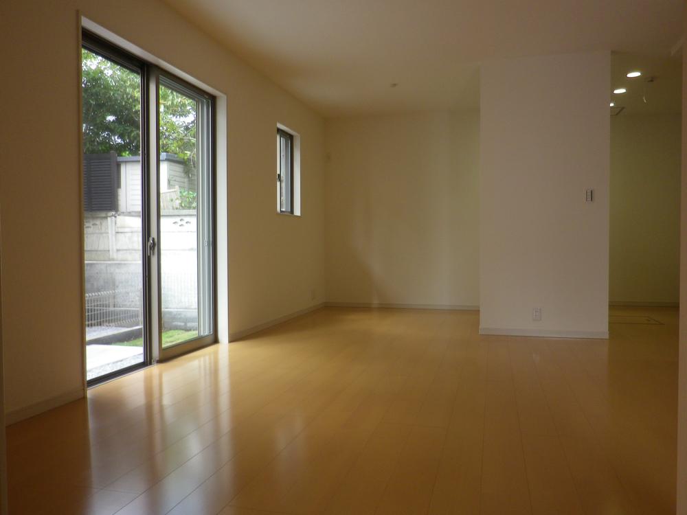 Same specifications photos (living). Seller construction cases