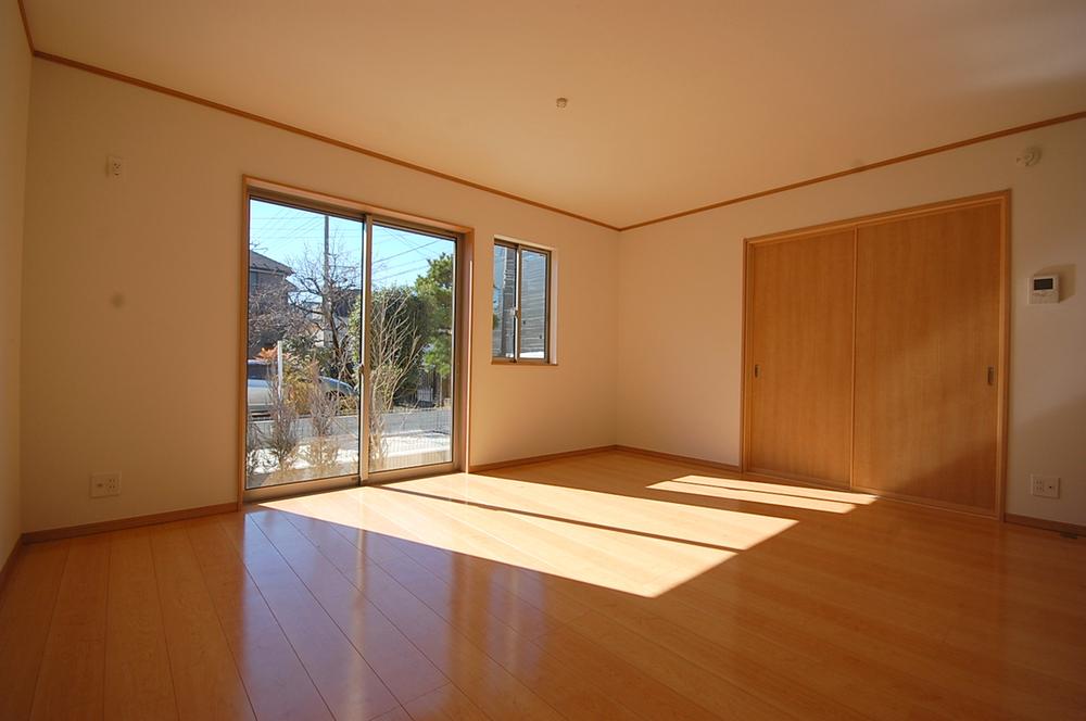 Same specifications photos (living). Example of construction