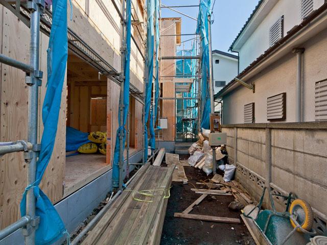 Local appearance photo. Local (12 May 2013) Shooting