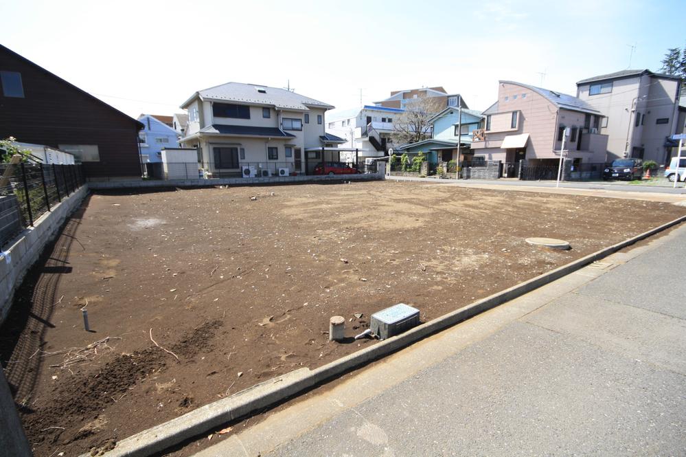 Local photos, including front road. Local Photos