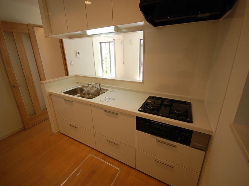 Same specifications photo (kitchen). Seller construction cases
