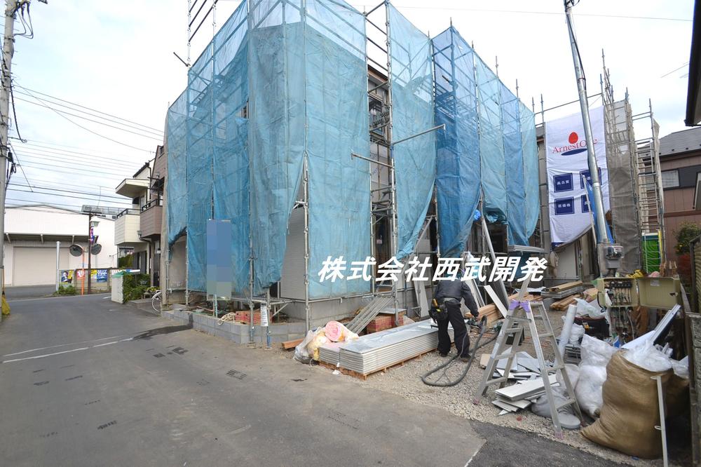 Local photos, including front road. Local (12 May 2013) Shooting