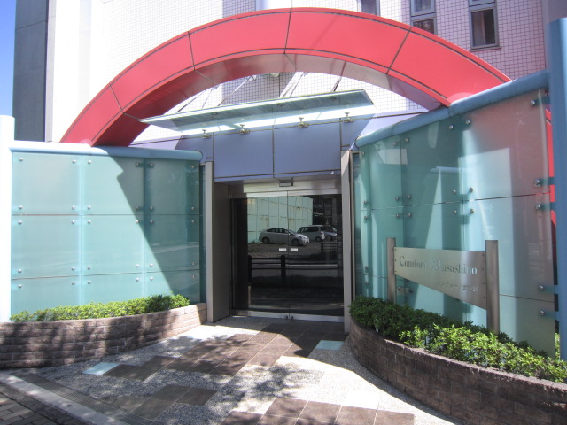 Entrance. Beautiful entrance boasts.