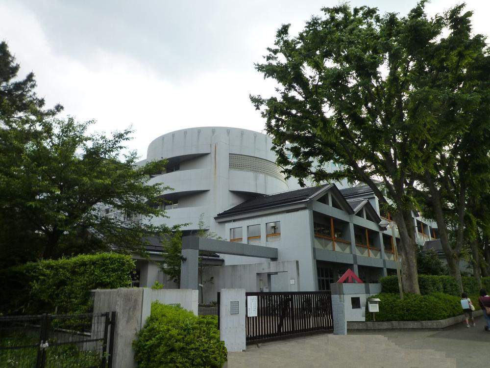 Primary school. Kodaira stand Xiaoping 463m until the sixth elementary school