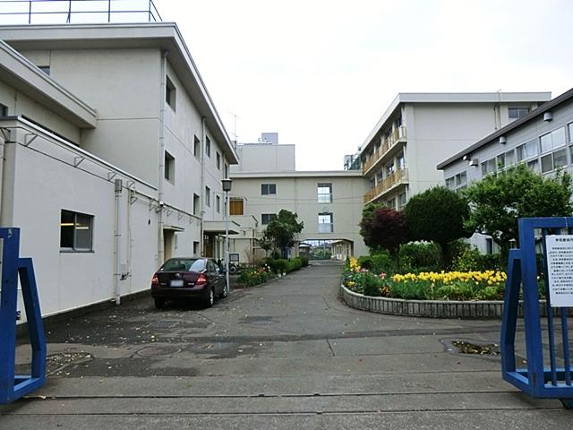 Junior high school. Deng 650m until the first junior high school