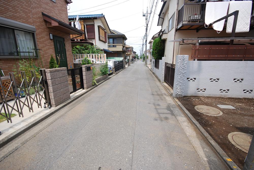 Local photos, including front road. Local (10 May 2013) Shooting