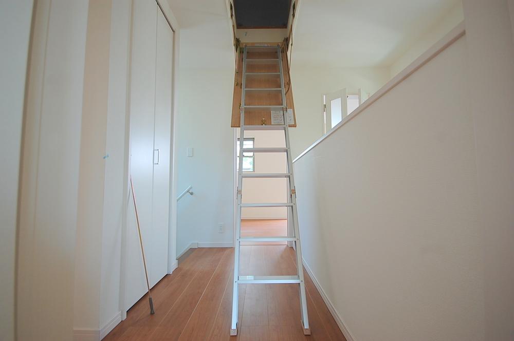 Other. Attic storage ・ Example of construction