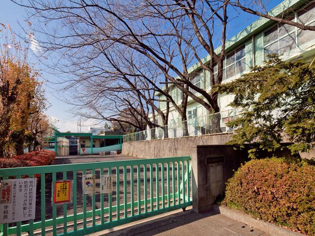 Primary school. Deng 340m up to municipal Suzuki Elementary School