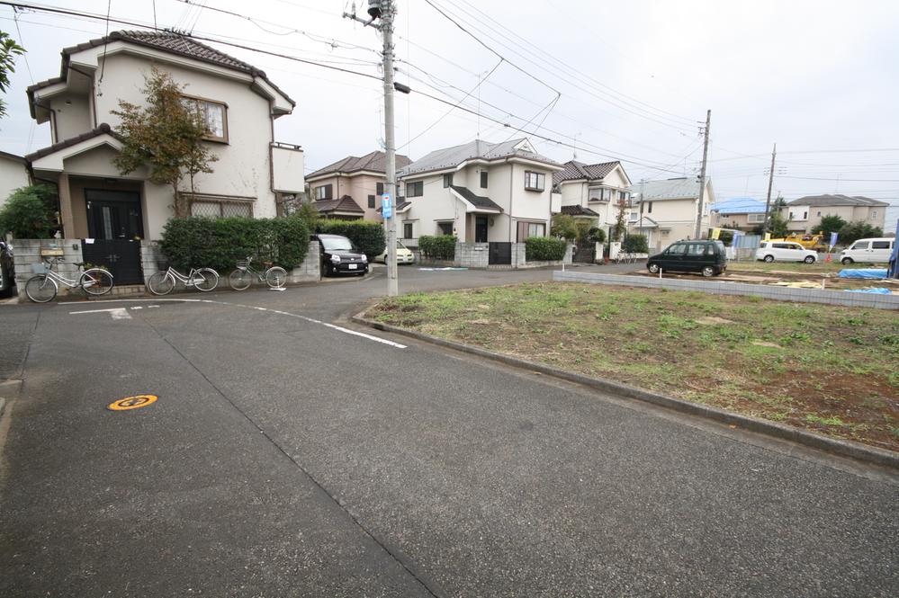 Local photos, including front road. Local (10 May 2013) Shooting 2 compartment