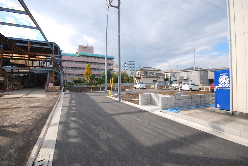 Local photos, including front road. Local Photos