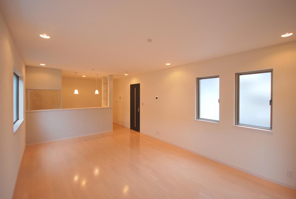 Same specifications photos (living). Example of construction